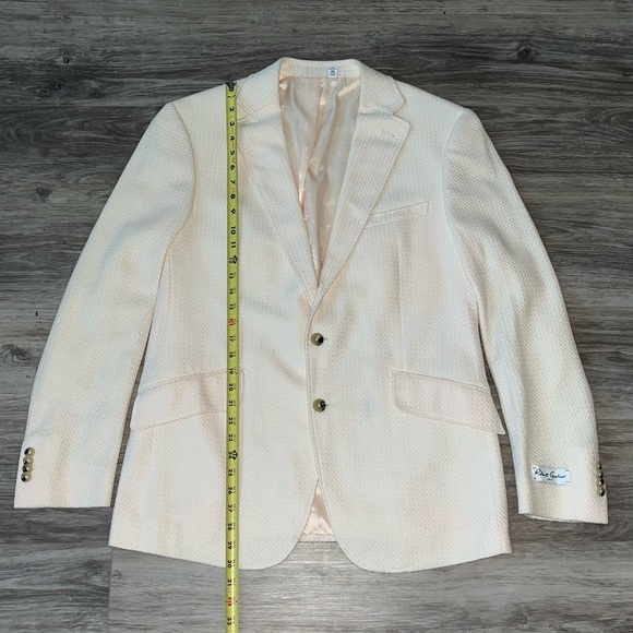 Elegant Cream Blazer - Picture 8 of 11